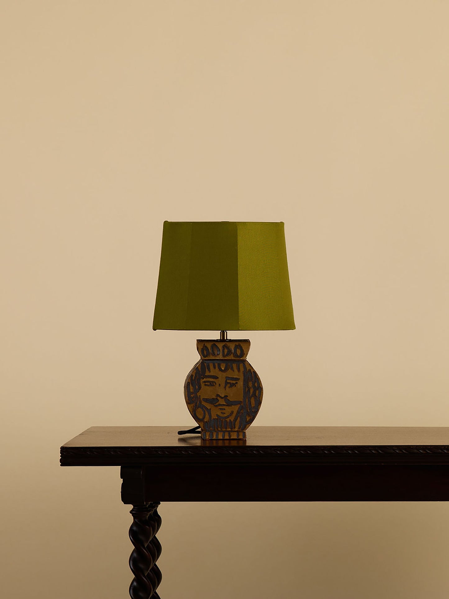 Uomo Table Lamp