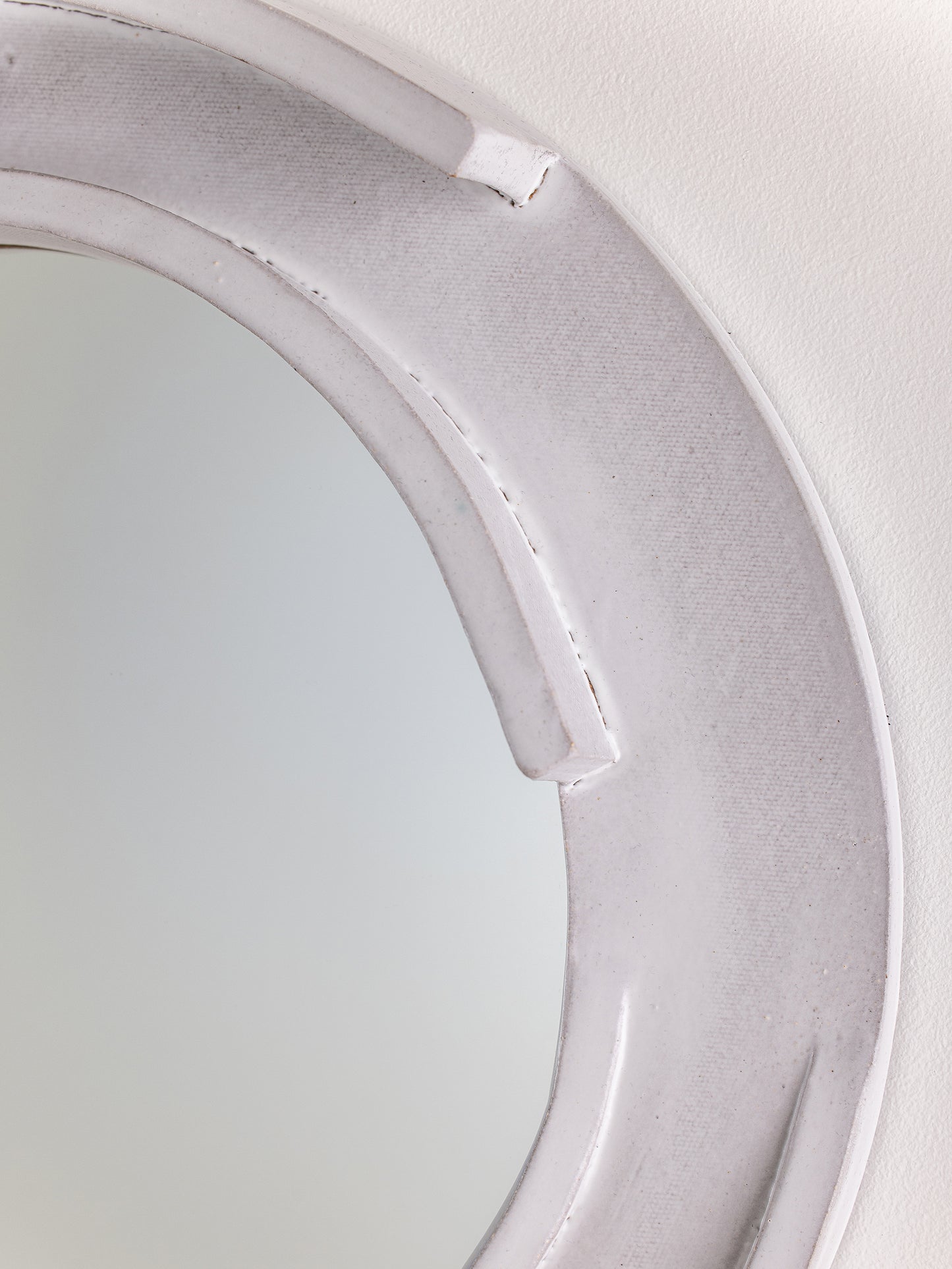 Torin Mirror, Round
