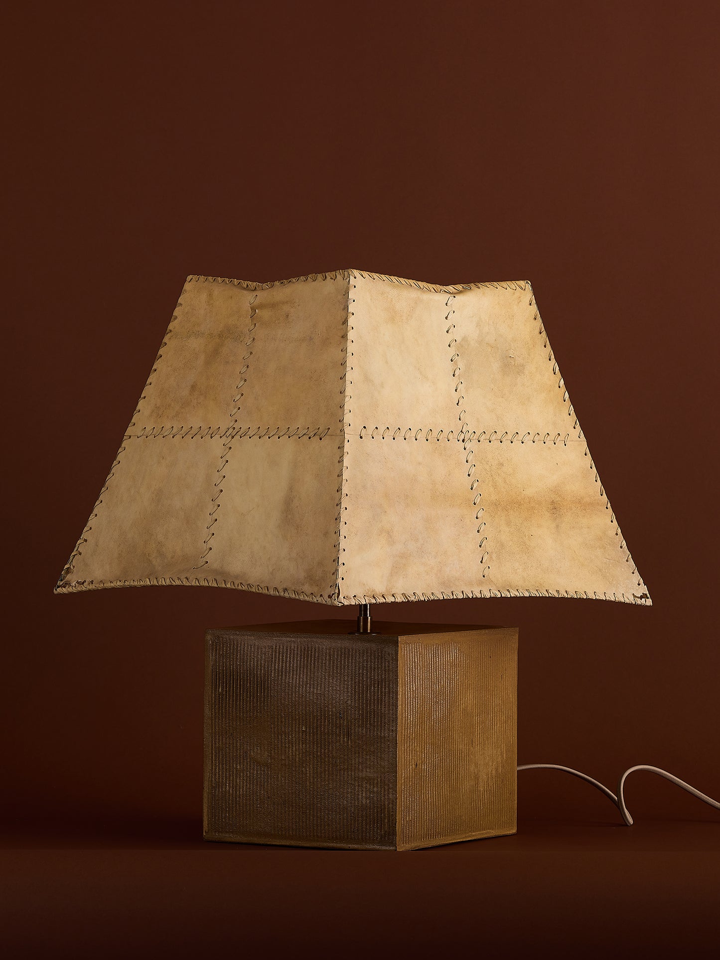 Caja Corta Table Lamp