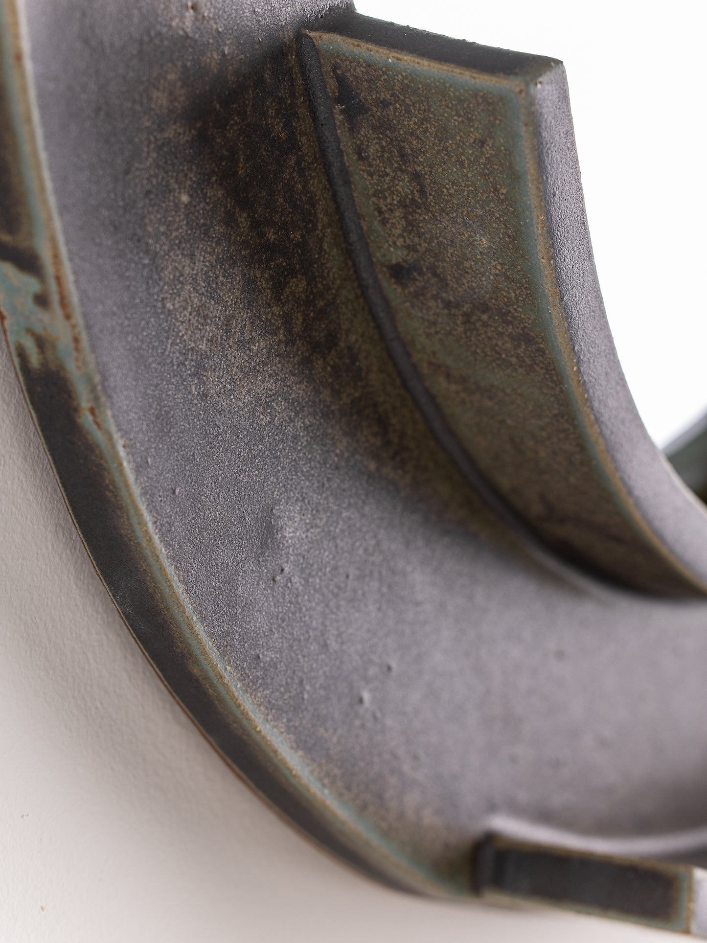 Torin Mirror, Round